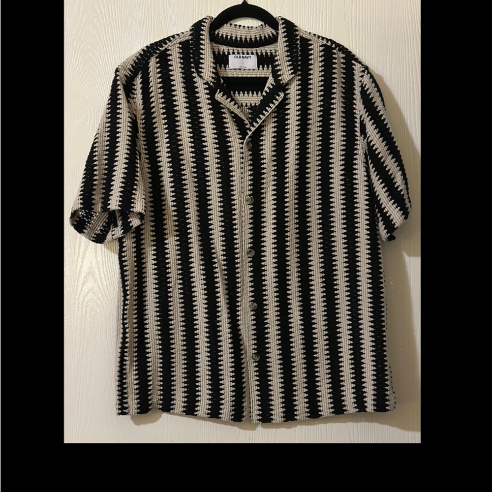 Men's Black and White Striped Shirt